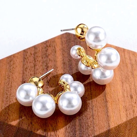 🔵𝟲𝟱%𝗢𝗙𝗙 𝗯𝘂𝗻𝗱𝗹𝗲𝘀 𝟯+🔵 NEW Large Pearl Huggie Hoop Earrings - Picture 7 of 12